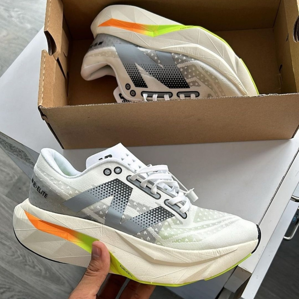 New Balance Elite V4