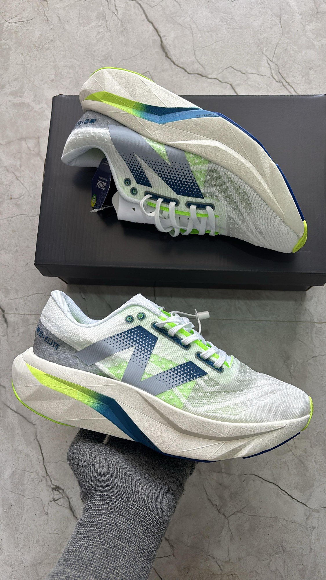 New Balance Elite V4